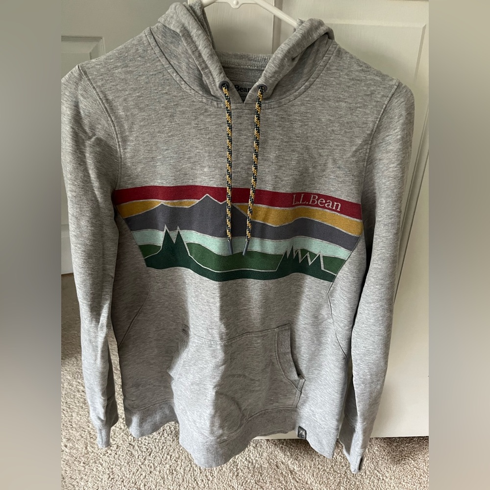 Women’s LL Bean sweatshirt